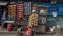 Life as seen from Darjeeling Himalayan Railway - 15