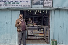 Life as seen from Darjeeling Himalayan Railway - 3